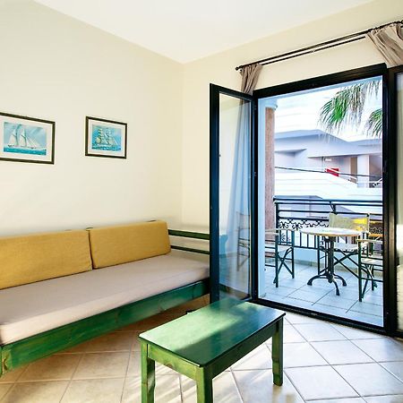 Alkionides Seaside Hotel Platanias  Bilik gambar