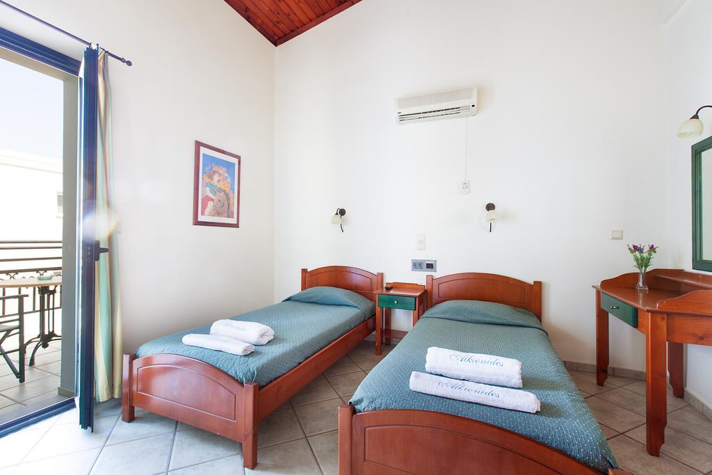 Alkionides Seaside Hotel Platanias  Bilik gambar